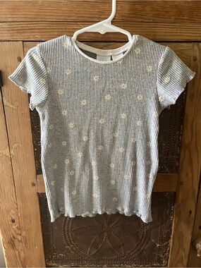 Zara Light Blue Ribbed Short-Sleeve Tee with Cream Floral Dots